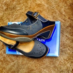 White Mountain blue mules